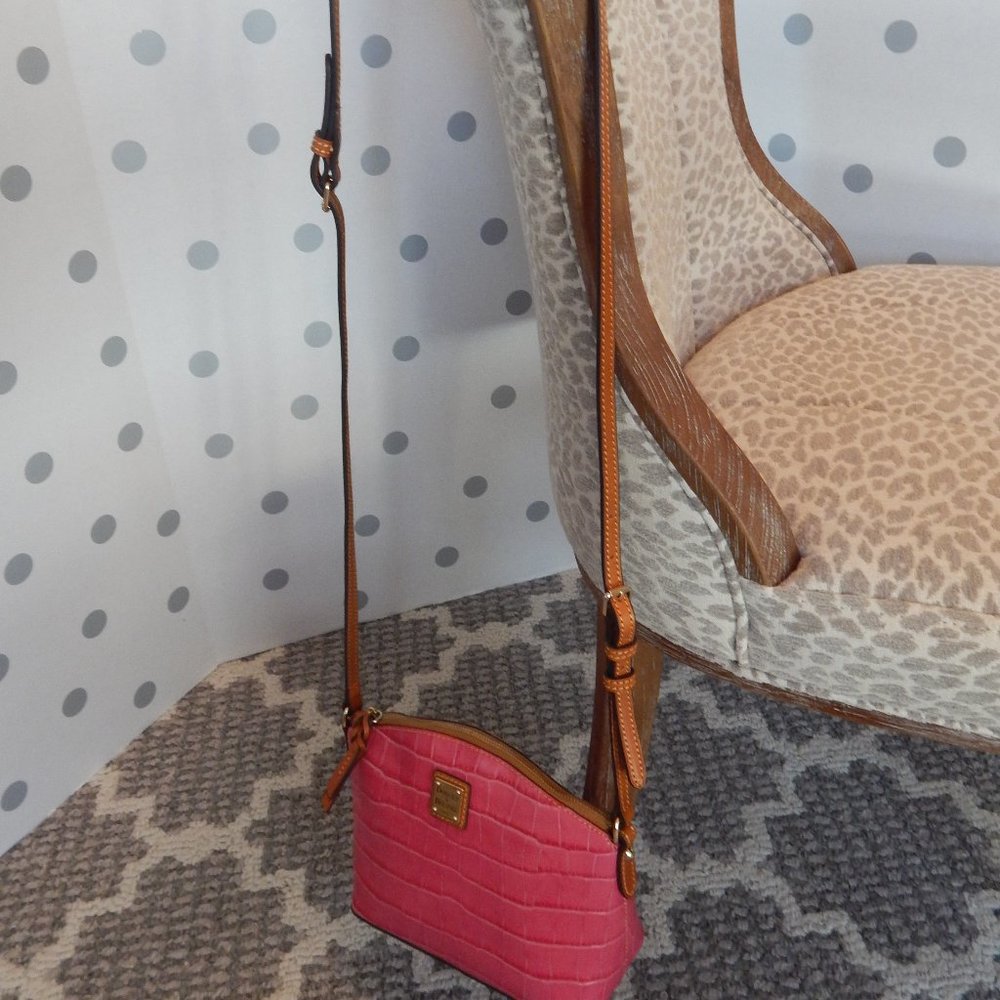 Dooney & Bourke Suki Crossbody Pink Croc NWT - Picture 9 of 16